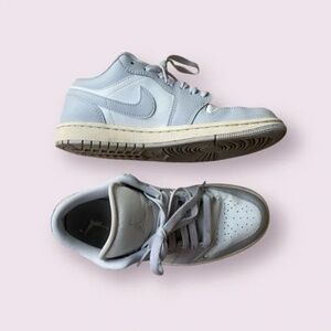 Nike Light Wolf Grey Air Jordan 1s
